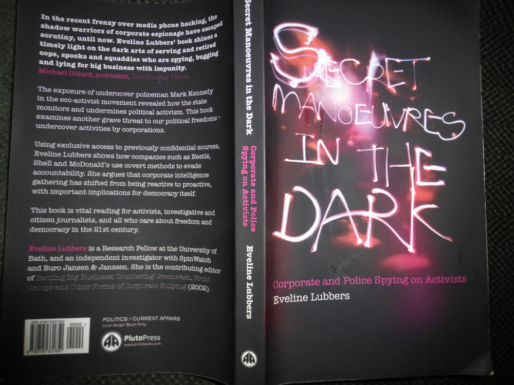 „Secret Manoeuvres in the Dark“ – ein Buch über die unglaubliche Infiltration der Zivilgesellschaft durch Spitzel der Multinationalen Konzerne